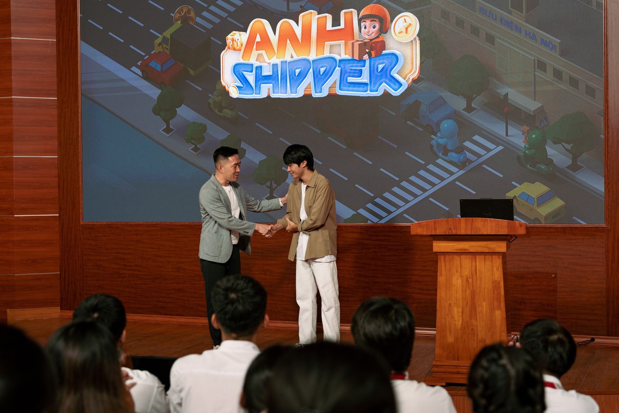 Thế Hệ Kỳ Tích: Phim dở, rồi lại kêu cứu vì doanh thu thấp là quá phản cảm!- Ảnh 4.