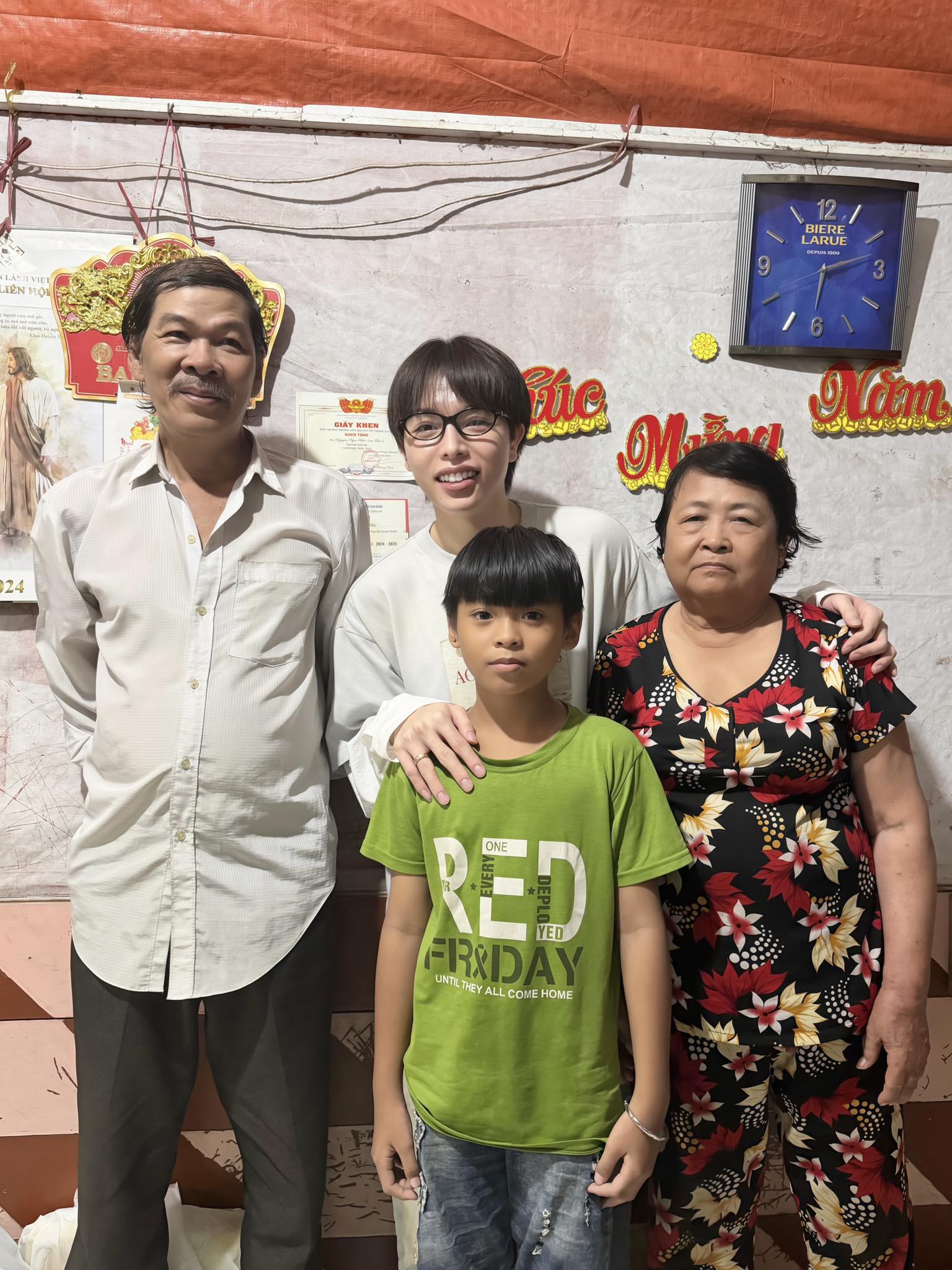 Vụ tài xế công nghệ bị huỷ chuyến vì chạy xe cũ: Đức Phúc đến tận nhà, tiết lộ sự thật gây bất ngờ- Ảnh 1. Vụ tài xế công nghệ bị huỷ chuyến vì chạy xe cũ: Đức Phúc đến tận nhà, tiết lộ sự thật gây bất ngờ- Ảnh 1.