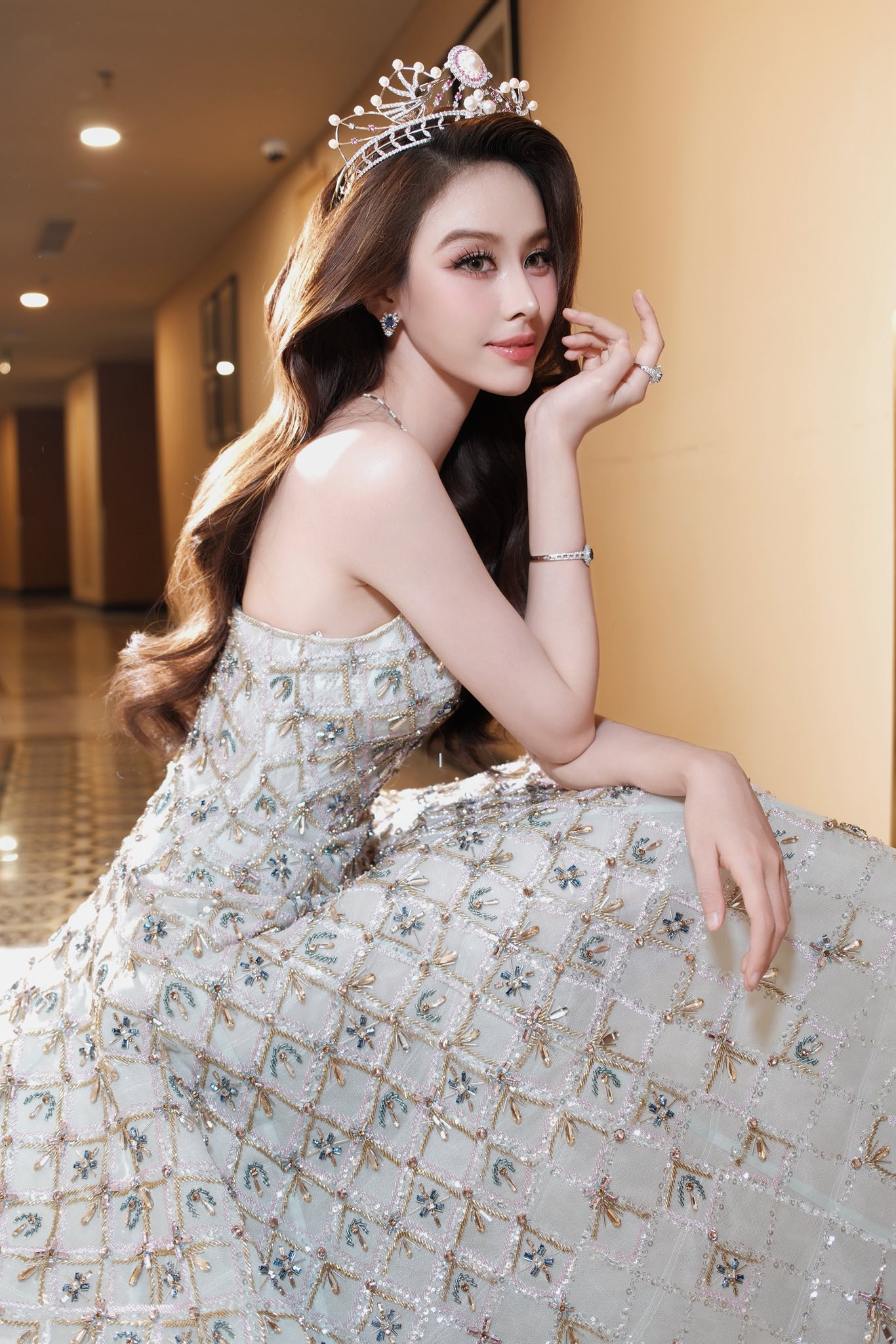 Chuyện lạ gì đang xảy ra với Á hậu Trịnh Thuỳ Linh?- Ảnh 3.