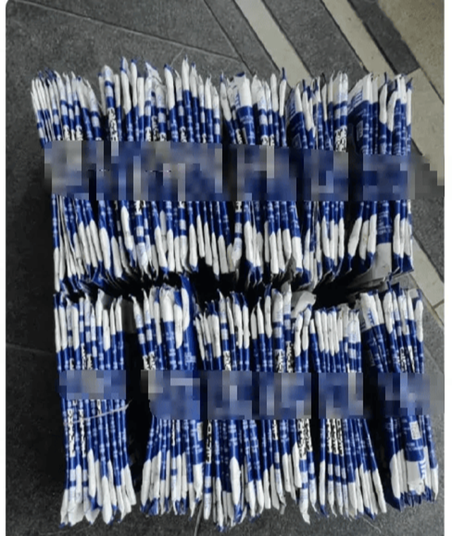 Phụ huynh bỗng dưng đổ xô đi mua vỏ hộp sữa rỗng: Sao lại dạy con gian dối thế này?- Ảnh 1.