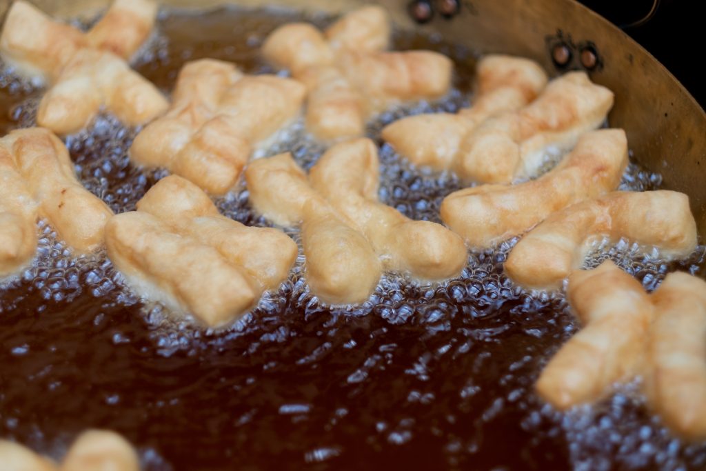 รู้ก่อนทำปาท่องโก๋ขายกันเถอะ - United Flour Mill เข้าครัวกับยูเอฟเอ็ม