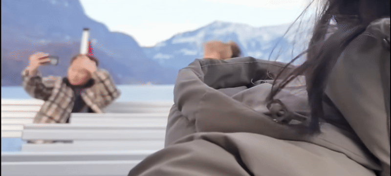 Cô gái trượt tay làm lộ clip Dương Domic và Linh Ka ôm hôn tình tứ tại châu Âu- Ảnh 1. Cô gái trượt tay làm lộ clip Dương Domic và Linh Ka ôm hôn tình tứ tại châu Âu- Ảnh 1.