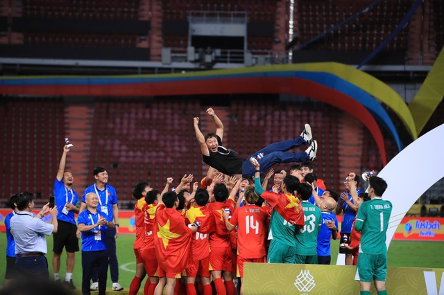 Lộ bí mật về chiếc nhẫn 