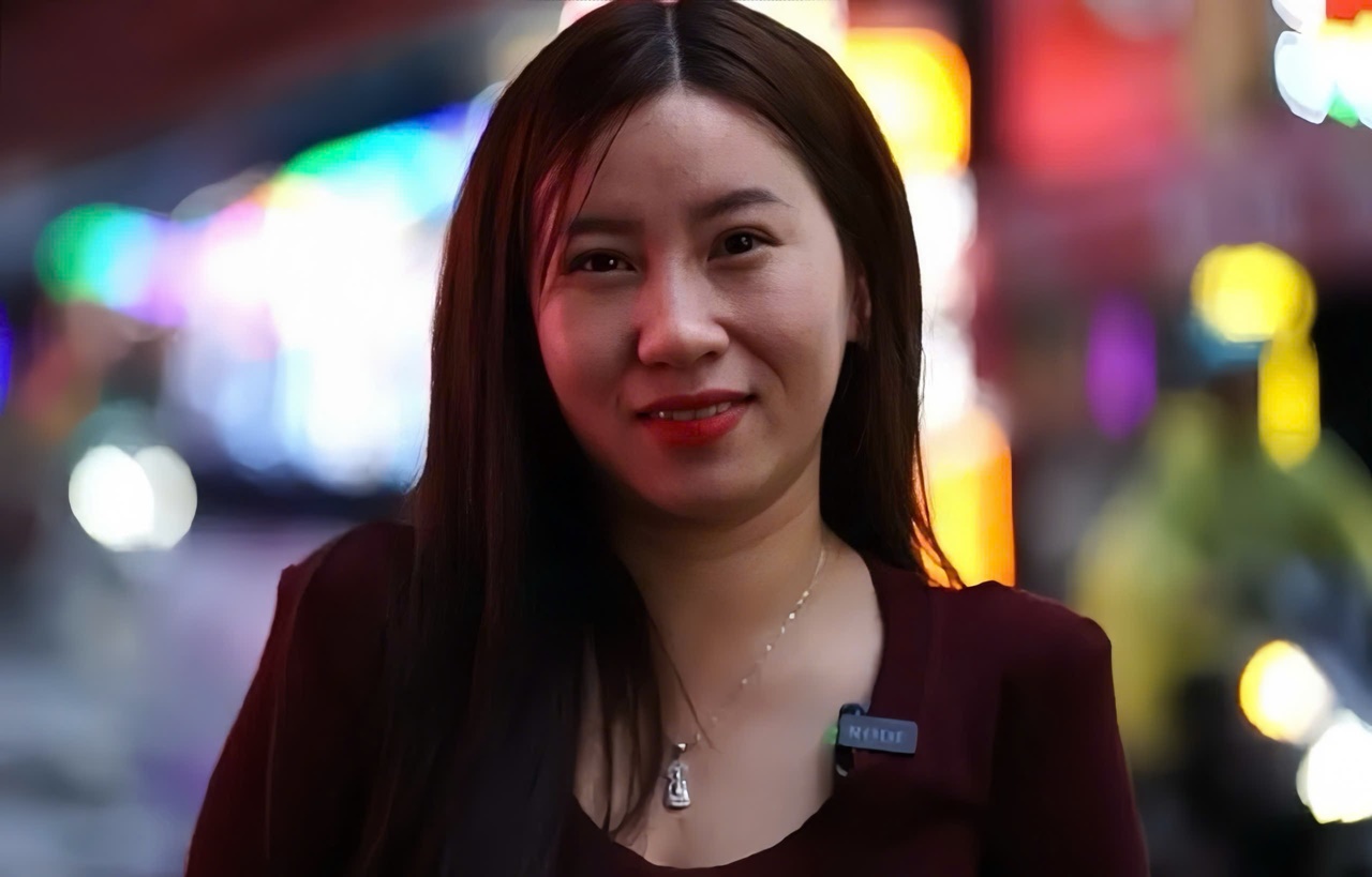 Mưa trái mùa chiều Noel, phố Bùi Viện ngập, người dân TP.HCM thấp thỏm kế hoạch xuống phố- Ảnh 5. Mưa trái mùa chiều Noel, phố Bùi Viện ngập, người dân TP.HCM thấp thỏm kế hoạch xuống phố- Ảnh 5.