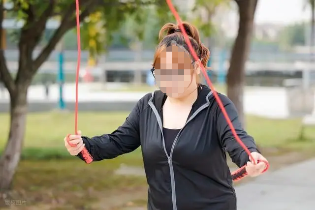 Nhảy dây 3.000 lần mỗi ngày trong một tháng, một chuyện khủng khiếp đã xảy ra với nữ sinh 15 tuổi- Ảnh 1. Nhảy dây 3.000 lần mỗi ngày trong một tháng, một chuyện khủng khiếp đã xảy ra với nữ sinh 15 tuổi- Ảnh 1.