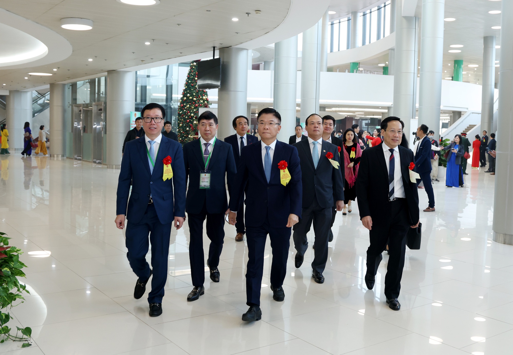 CẬP NHẬT: Thủ tướng Chính phủ và Chủ tịch Quốc hội dự lễ khởi công, khánh thành 234 dự án lớn trên cả nước- Ảnh 5.