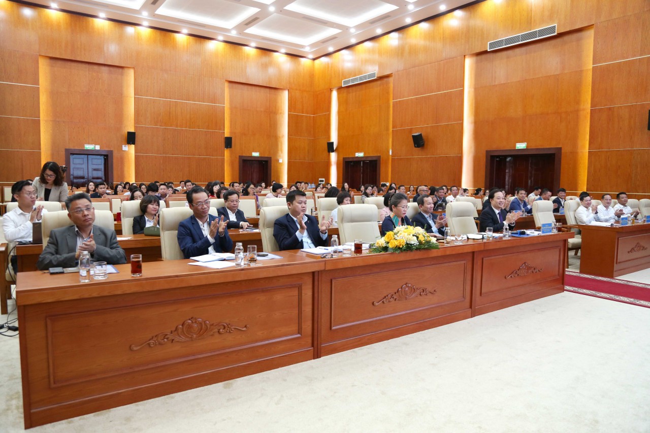 Chủ động hội nhập quốc tế sâu rộng, quản lý nợ công chặt chẽ, an toàn