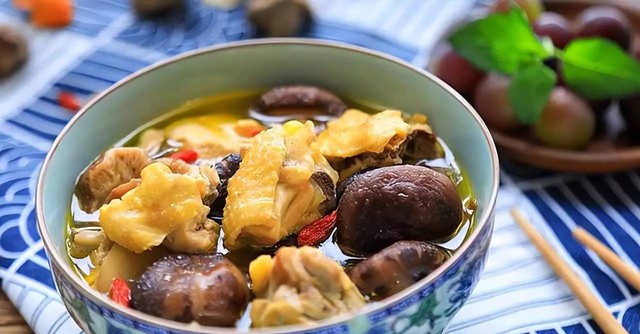 Người phụ nữ 66 tuổi có mật độ xương như tuổi 50, câu chuyện phía sau khiến nhiều người tự hỏi Người phụ nữ 66 tuổi có mật độ xương như tuổi 50, câu chuyện phía sau khiến nhiều người tự hỏi