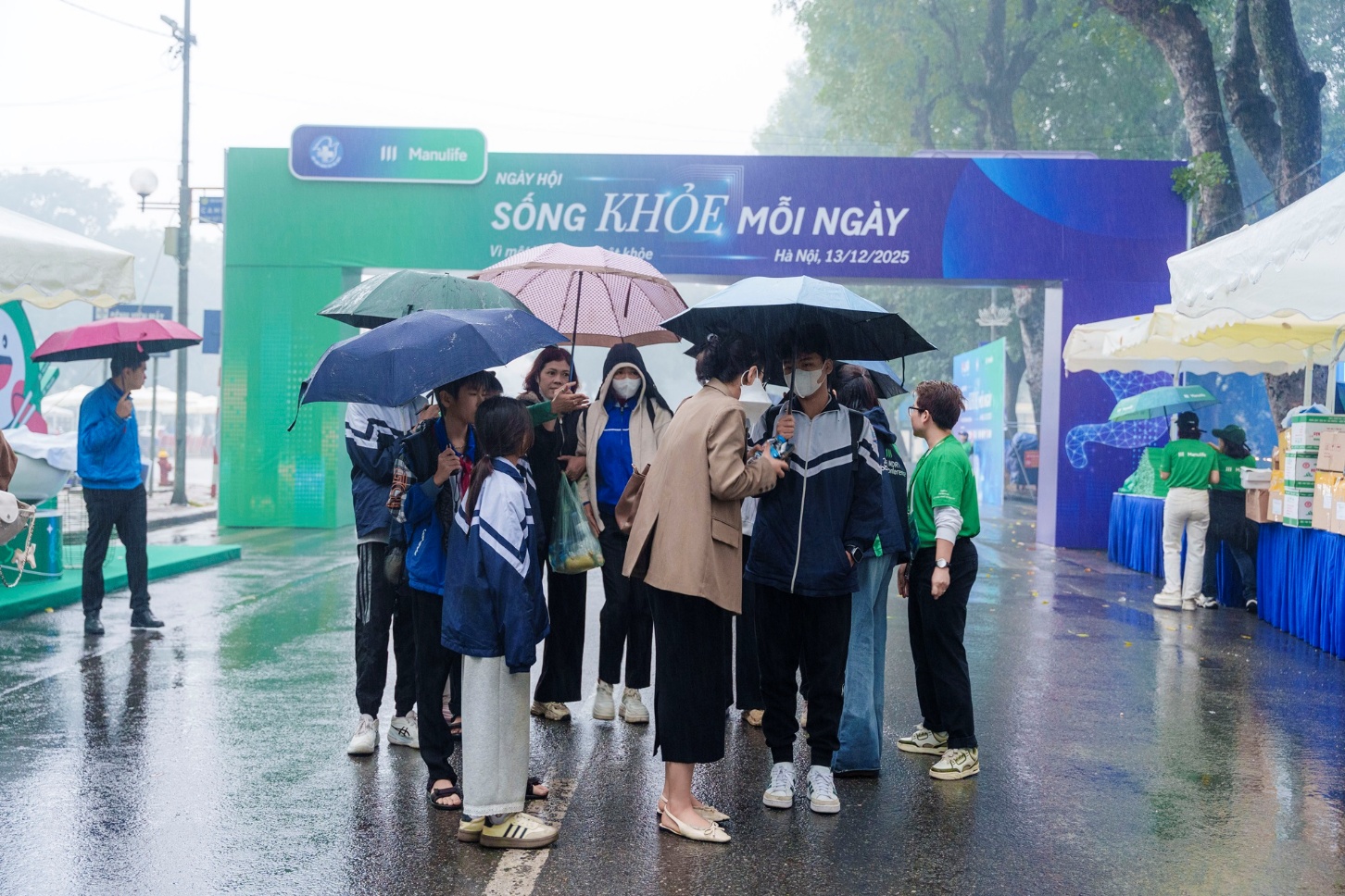 Khi phố đi bộ trở thành “phòng khám” đặc biệt của người dân Thủ đô- Ảnh 3.