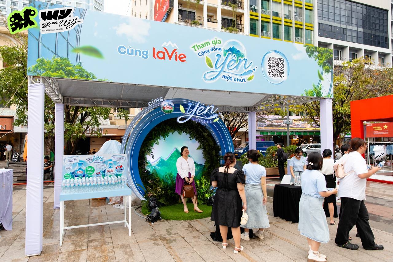 Chuyện gì đang xảy ra ở phố đi bộ Nguyễn Huệ trước thềm Gala WeYoung?- Ảnh 12. Chuyện gì đang xảy ra ở phố đi bộ Nguyễn Huệ trước thềm Gala WeYoung?- Ảnh 12.