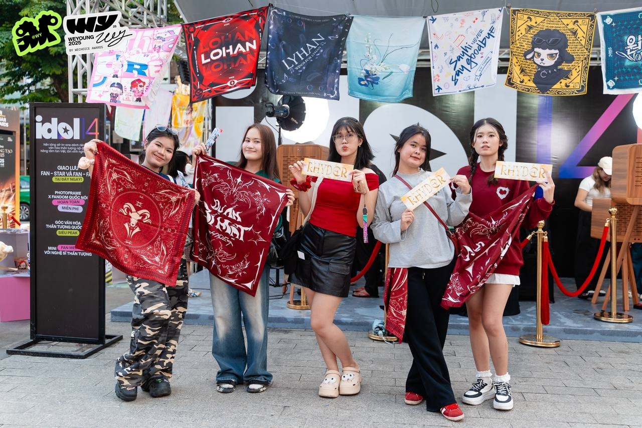 Chuyện gì đang xảy ra ở phố đi bộ Nguyễn Huệ trước thềm Gala WeYoung?- Ảnh 9. Chuyện gì đang xảy ra ở phố đi bộ Nguyễn Huệ trước thềm Gala WeYoung?- Ảnh 9.