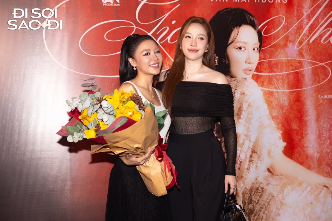 Sự kiện HOT nhất hôm nay: Châu Bùi gây náo loạn với trang phục táo bạo, Chi Pu tình tứ với 1 mỹ nam- Ảnh 8. Sự kiện HOT nhất hôm nay: Châu Bùi gây náo loạn với trang phục táo bạo, Chi Pu tình tứ với 1 mỹ nam- Ảnh 8.