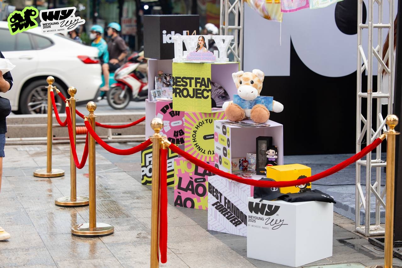 Chuyện gì đang xảy ra ở phố đi bộ Nguyễn Huệ trước thềm Gala WeYoung?- Ảnh 7. Chuyện gì đang xảy ra ở phố đi bộ Nguyễn Huệ trước thềm Gala WeYoung?- Ảnh 7.
