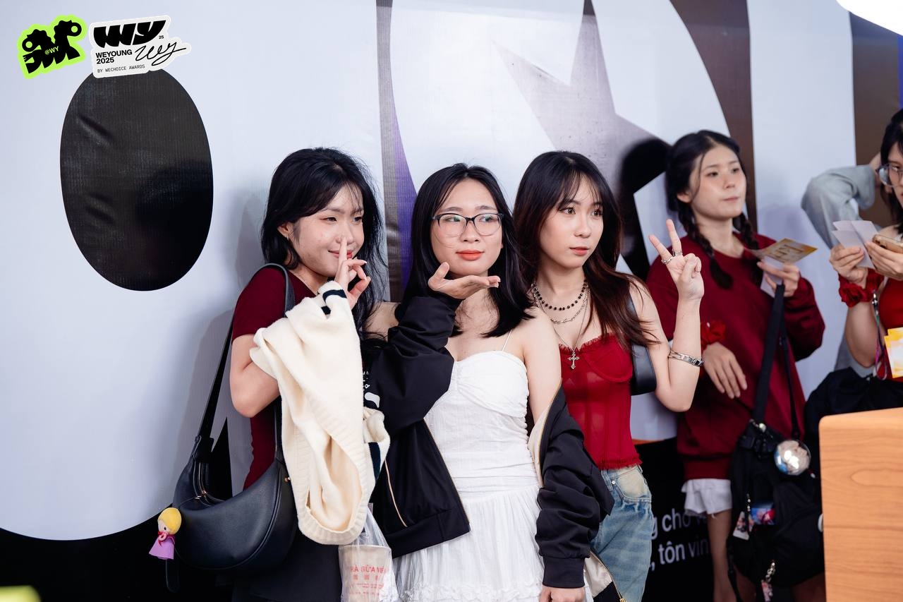 Chuyện gì đang xảy ra ở phố đi bộ Nguyễn Huệ trước thềm Gala WeYoung?- Ảnh 2. Chuyện gì đang xảy ra ở phố đi bộ Nguyễn Huệ trước thềm Gala WeYoung?- Ảnh 2.