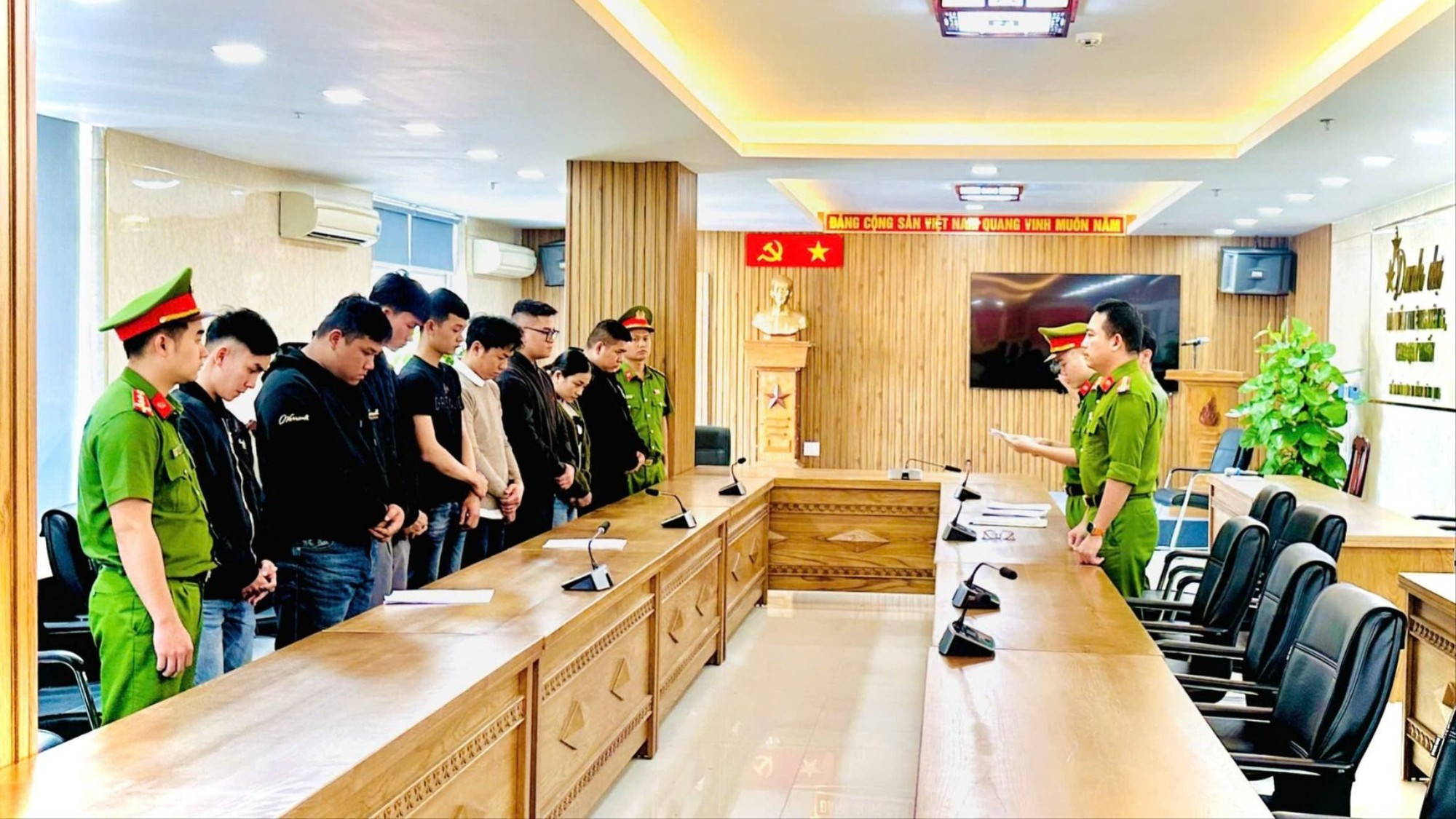 Nóng: Bắt Trần Thế Anh - kẻ nhận 1 tỷ đồng để chạy án vụ rửa tiền 67.000 tỷ đồng- Ảnh 2.