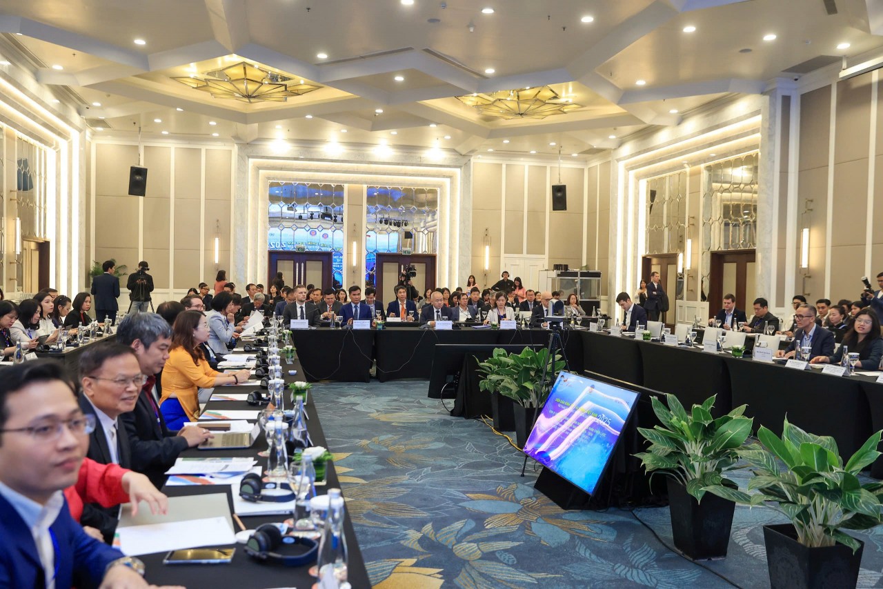 “Cơ hội Harvard” và yêu cầu cải cách thể chế “Cơ hội Harvard” và yêu cầu cải cách thể chế