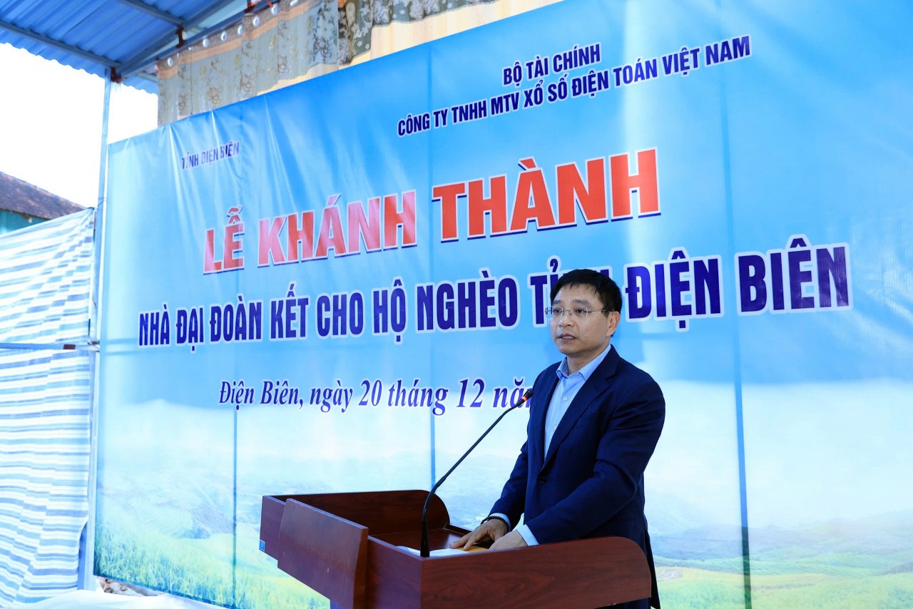 Bộ trưởng Nguyễn Văn Thắng dự lễ khánh thành và bàn giao nhà Đại đoàn kết cho 108 hộ nghèo tại Điện Biên