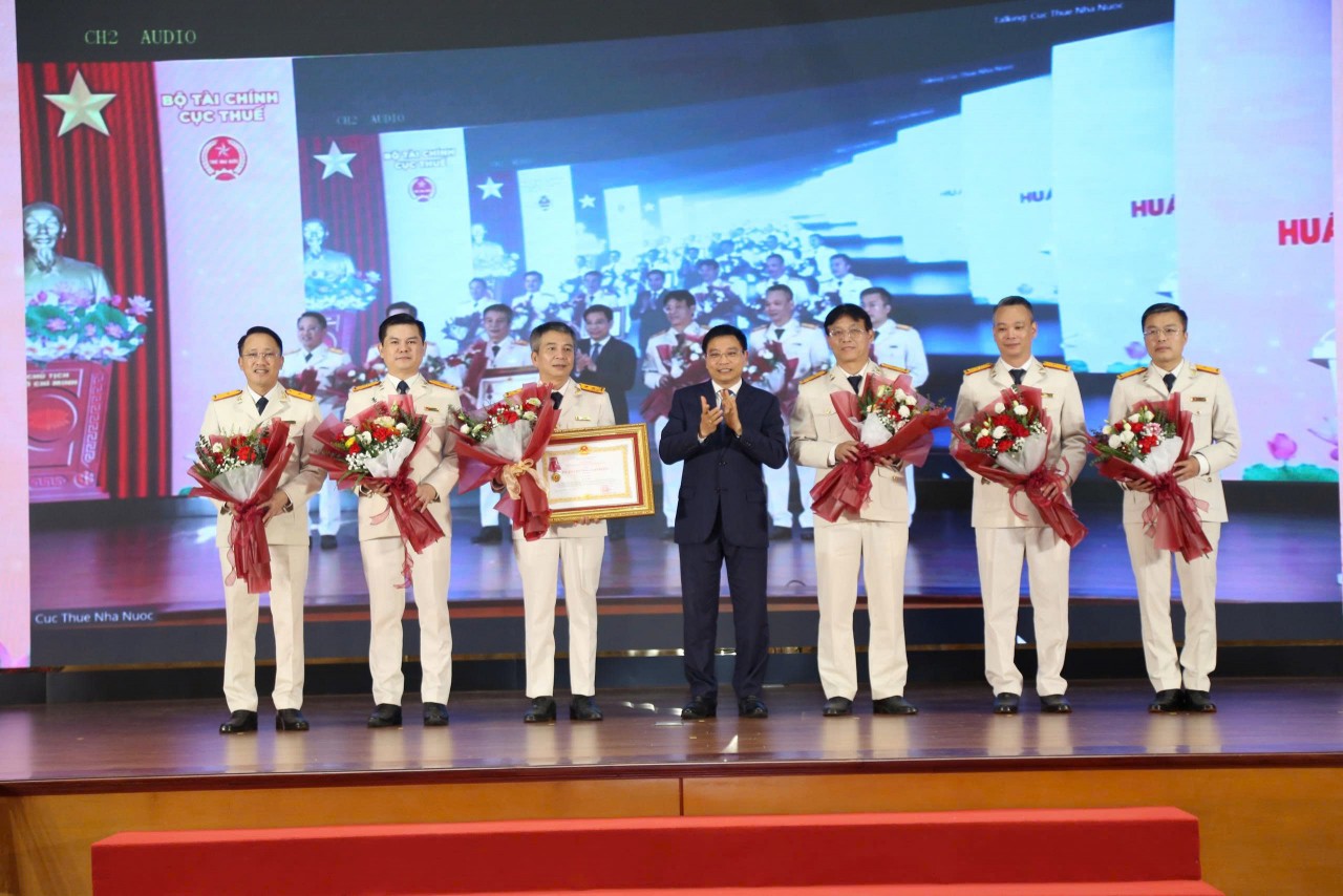 Bộ trưởng Bộ Tài chính Nguyễn Văn Thắng chỉ đạo ngành Thuế không để thất thu trong quản lý thuế Bộ trưởng Bộ Tài chính Nguyễn Văn Thắng chỉ đạo ngành Thuế không để thất thu trong quản lý thuế