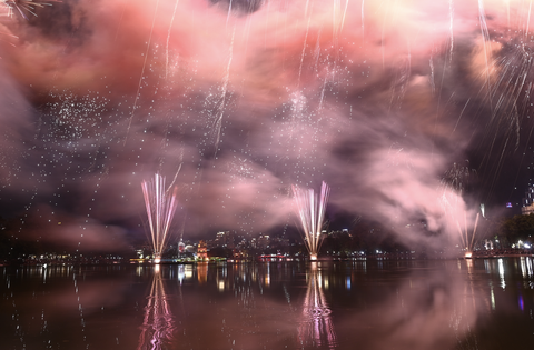 Pháo hoa Hà Nội bắn từ 23h45 đêm giao thừa: Lý do bất ngờ liên quan dãy số 2345
