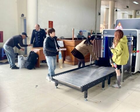 Hải quan Quốc tế Móng Cái chính thức đưa vào sử dụng hai máy soi hành lý mới