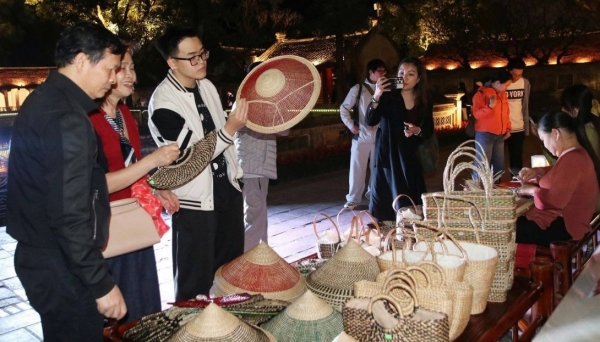 Hà Nội thu khoảng 2,1 nghìn tỷ đồng từ khách du lịch trong 4 ngày nghỉ Tết Dương lịch 2026