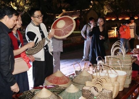 Hà Nội thu khoảng 2,1 nghìn tỷ đồng từ khách du lịch trong 4 ngày nghỉ Tết Dương lịch 2026