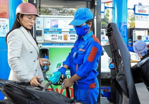 Từ 15h chiều 8/1, giá xăng giảm từ 205 – 357 đồng/lít