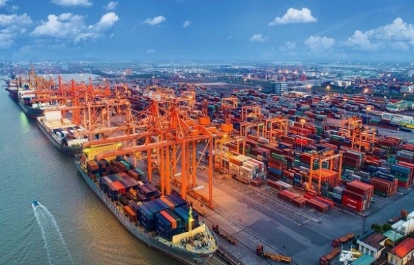 Vượt “sóng gió” thuế quan, Việt Nam trở thành “quán quân” tăng trưởng Châu Á