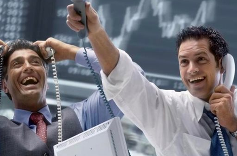 Phiên 15/1: Tự doanh CTCK bán ròng trăm tỷ một cổ phiếu ngân hàng, ngược dòng gom mạnh MWG