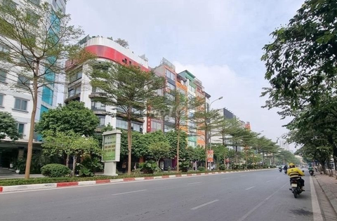 Công an Hà Nội ập vào một tiệm vàng trên phố Trung Kính