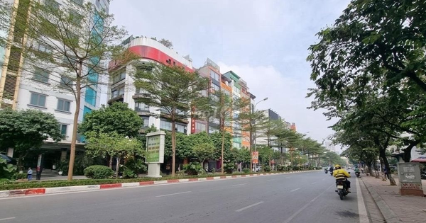 Công an Hà Nội ập vào một tiệm vàng trên phố Trung Kính