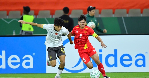 “Hãy gạt bỏ tất cả, đá một trận để Hàn Quốc cũng phải tôn trọng Việt Nam”