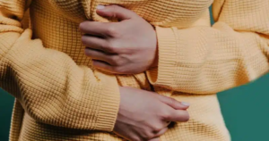 Người phụ nữ đau bụng dữ dội nên đi khám, chuyện xảy ra 23 phút sau đó gây “chấn động”