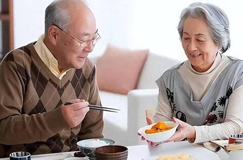 Nghỉ hưu rồi, có phải ăn sáng lúc nào cũng được? Nếu đã 60 tuổi, bạn sẽ giật mình khi biết sự thật