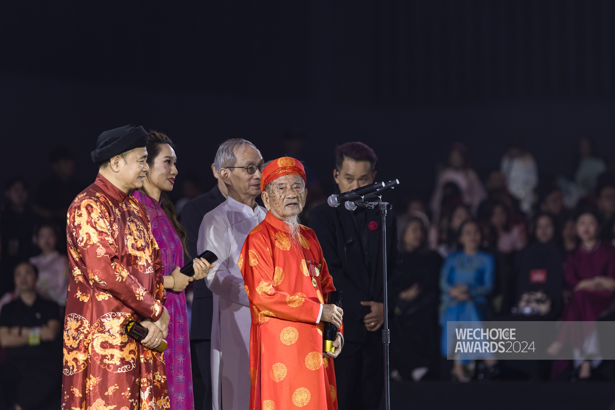 Nhà nghiên cứu 105 tuổi và Nhà nghiên cứu 105 tuổi và