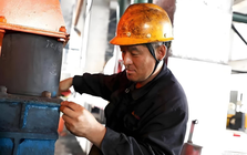 Lương tháng 13 triệu nhưng công ty chuyển khoản 4 tỷ đồng: Tài khoản bị phong tỏa, người đàn ông bị kiện