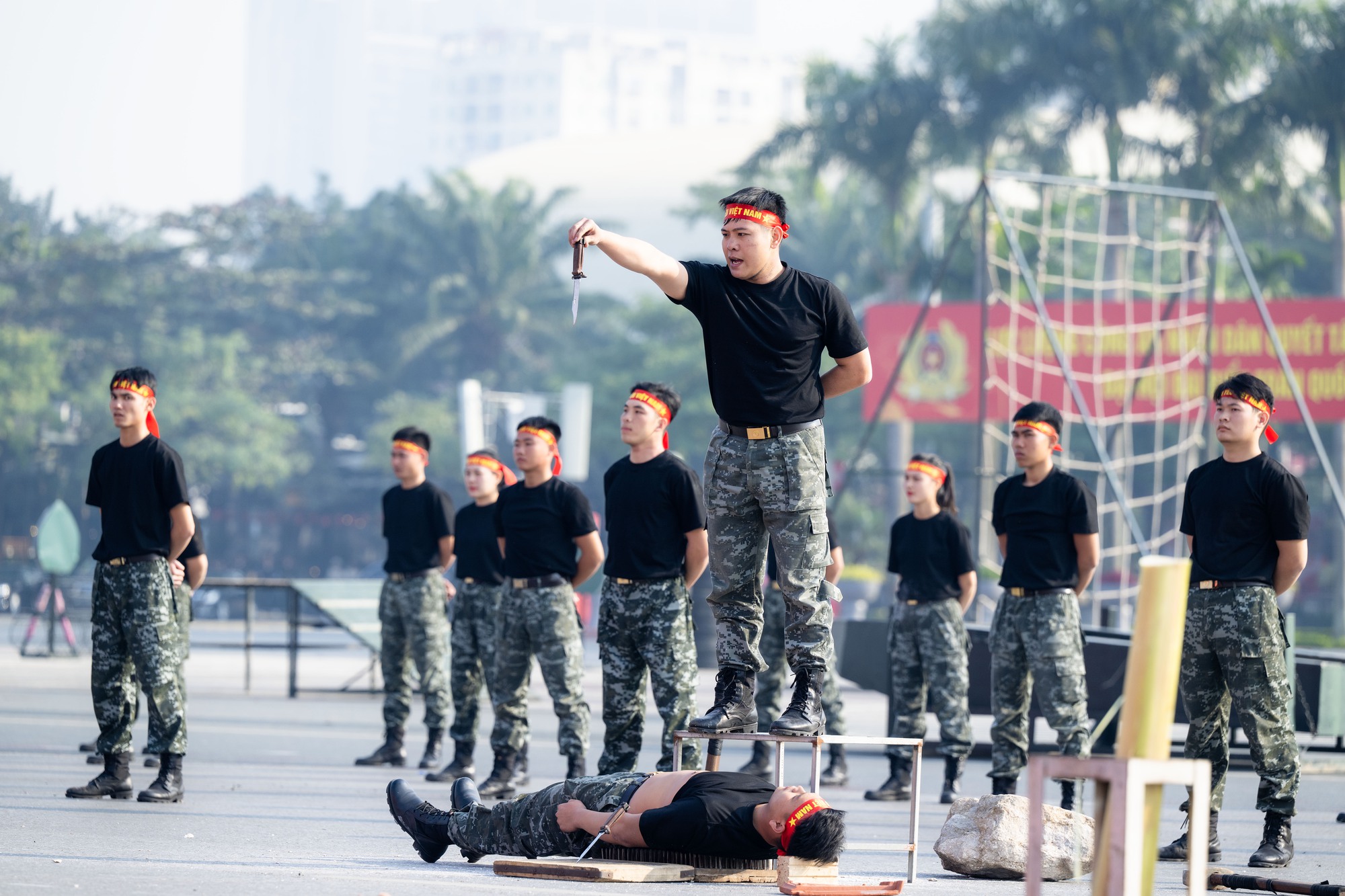 Toàn cảnh Lễ xuất quân và màn diễn tập hoành tráng bảo vệ an ninh Đại hội XIV tại Mỹ Đình- Ảnh 28.