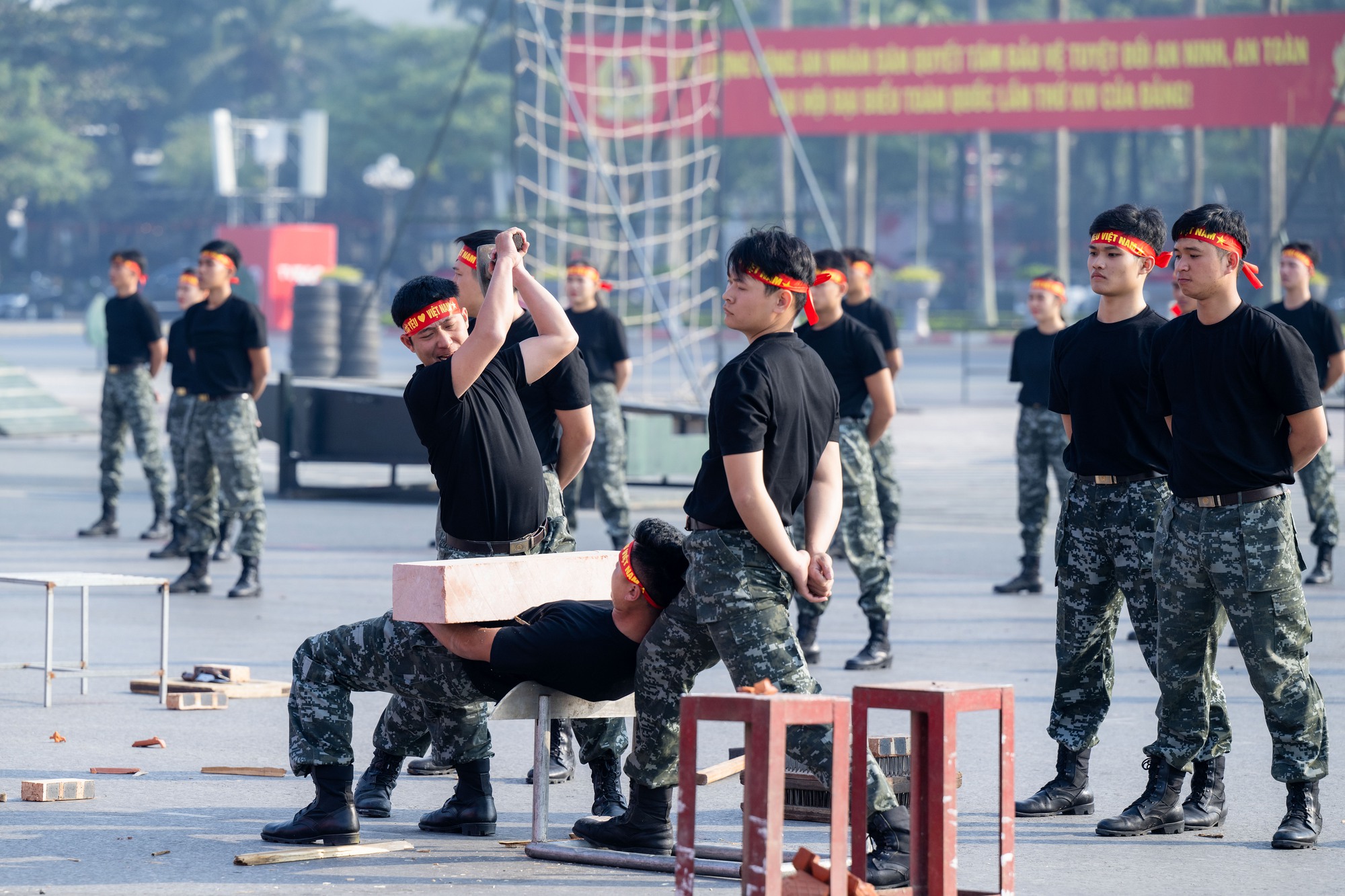 Toàn cảnh Lễ xuất quân và màn diễn tập hoành tráng bảo vệ an ninh Đại hội XIV tại Mỹ Đình- Ảnh 25.