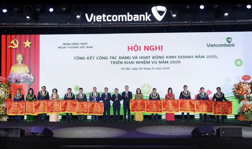 Vietcombank năm 2025: Bản lĩnh ngân hàng trụ cột trong chu kỳ vượt lên thách thức để kiến tạo cho phát triển