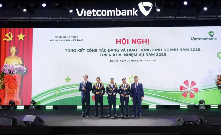 Vietcombank năm 2025: Bản lĩnh ngân hàng trụ cột trong chu kỳ vượt lên thách thức để kiến tạo cho phát triển