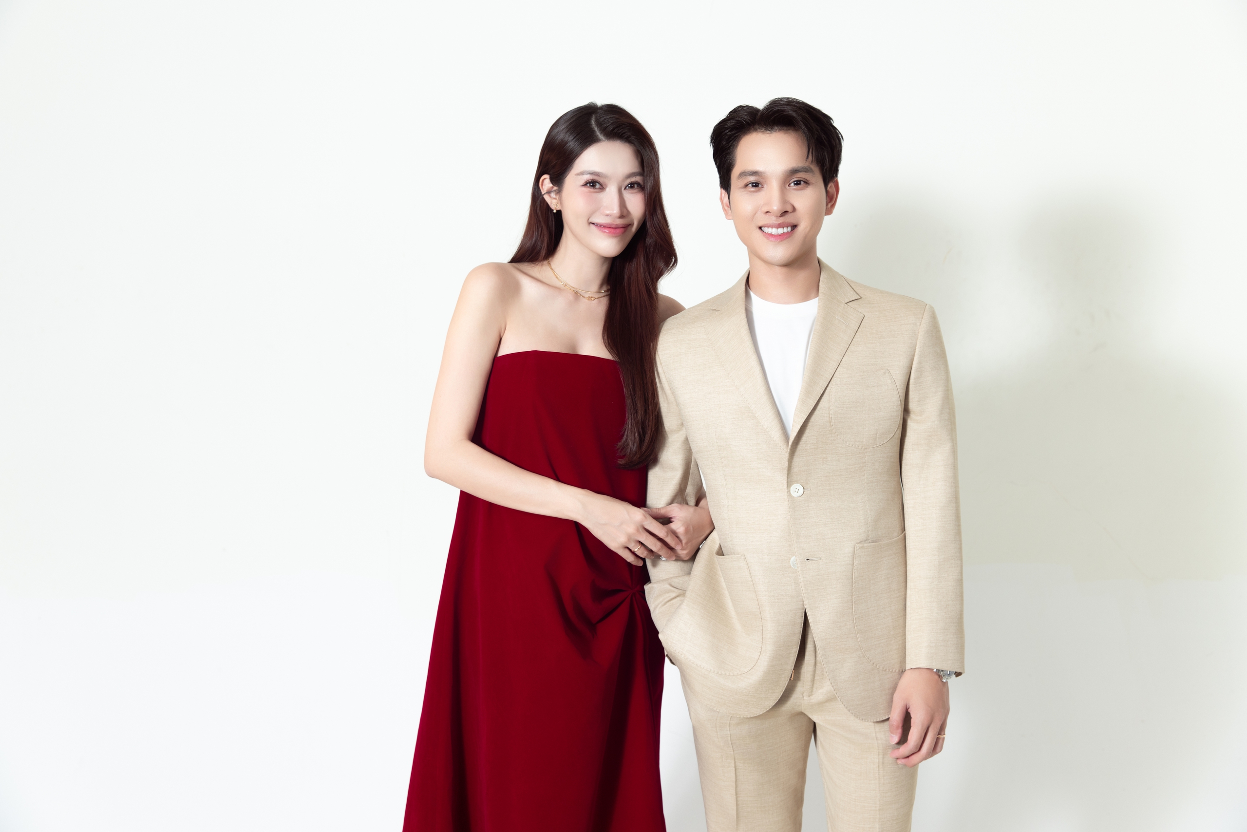 Đầu năm gặp vợ chồng Chế Nguyễn Quỳnh Châu: 