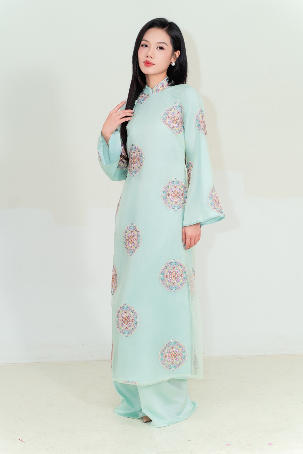 Trâm Anh: Tôi khóc mỗi đêm, nằm mơ cũng thấy bị chửi- Ảnh 4. Trâm Anh: Tôi khóc mỗi đêm, nằm mơ cũng thấy bị chửi- Ảnh 4.