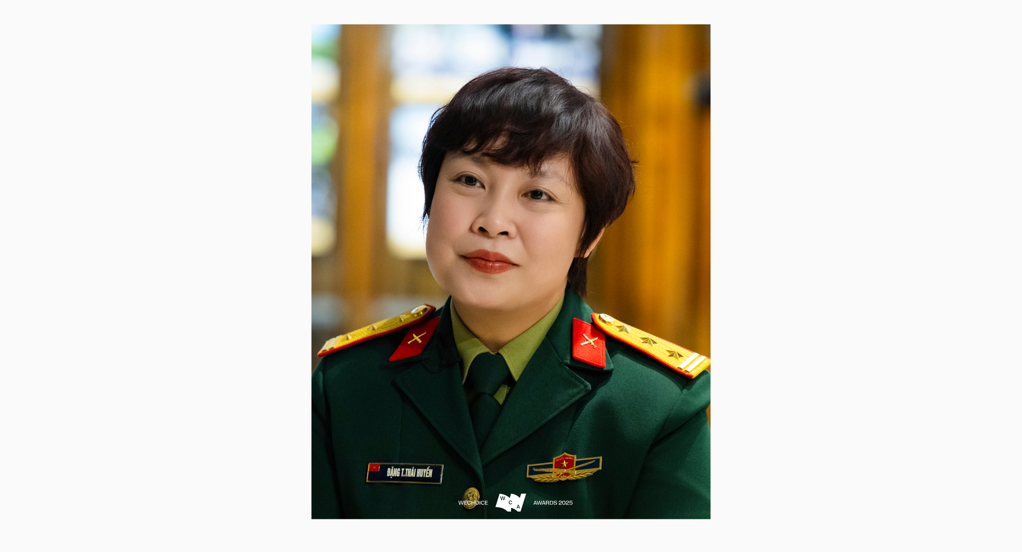 Mưa Đỏ giống như một chiến dịch - nơi mỗi cảnh quay là một nhiệm vụ, mỗi quyết định đều mang ý nghĩa tri ân- Ảnh 7.