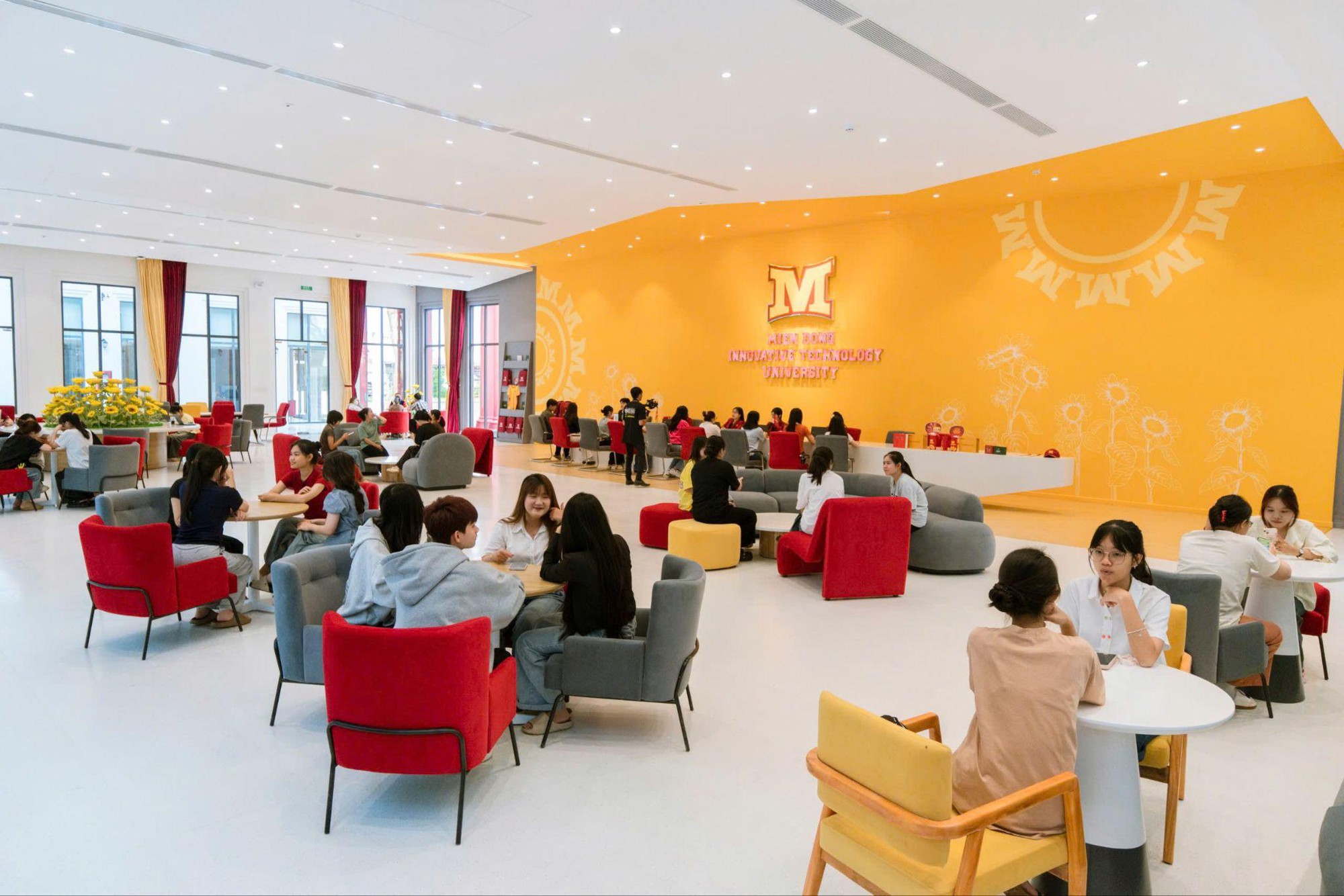 Một trường Đại học ở Miền Đông “lột xác” ngoạn mục thành campus 5 sao- Ảnh 1.