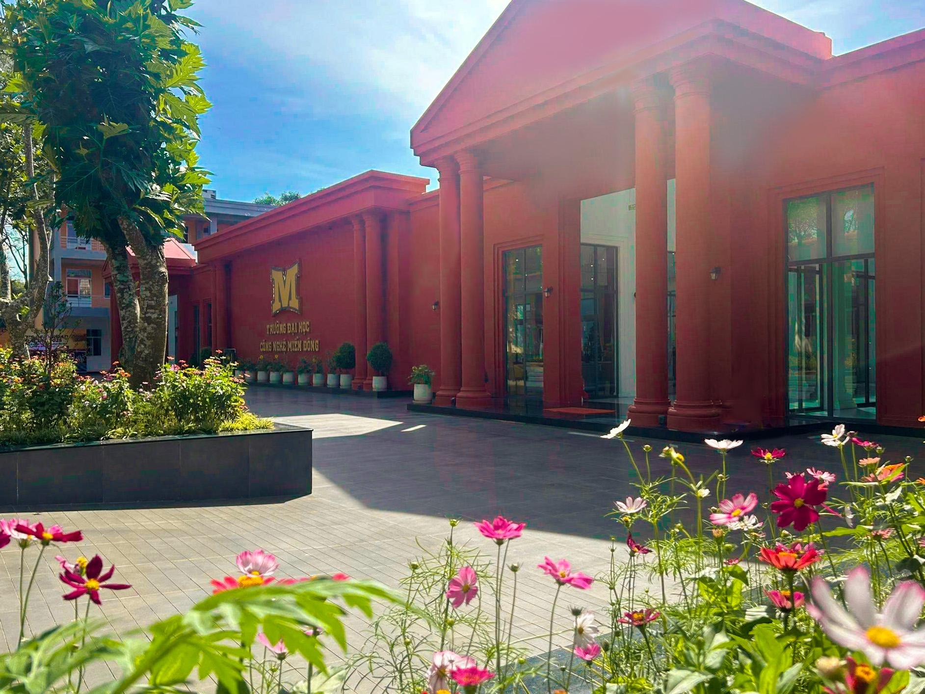 Một trường Đại học ở Miền Đông “lột xác” ngoạn mục thành campus 5 sao- Ảnh 2.