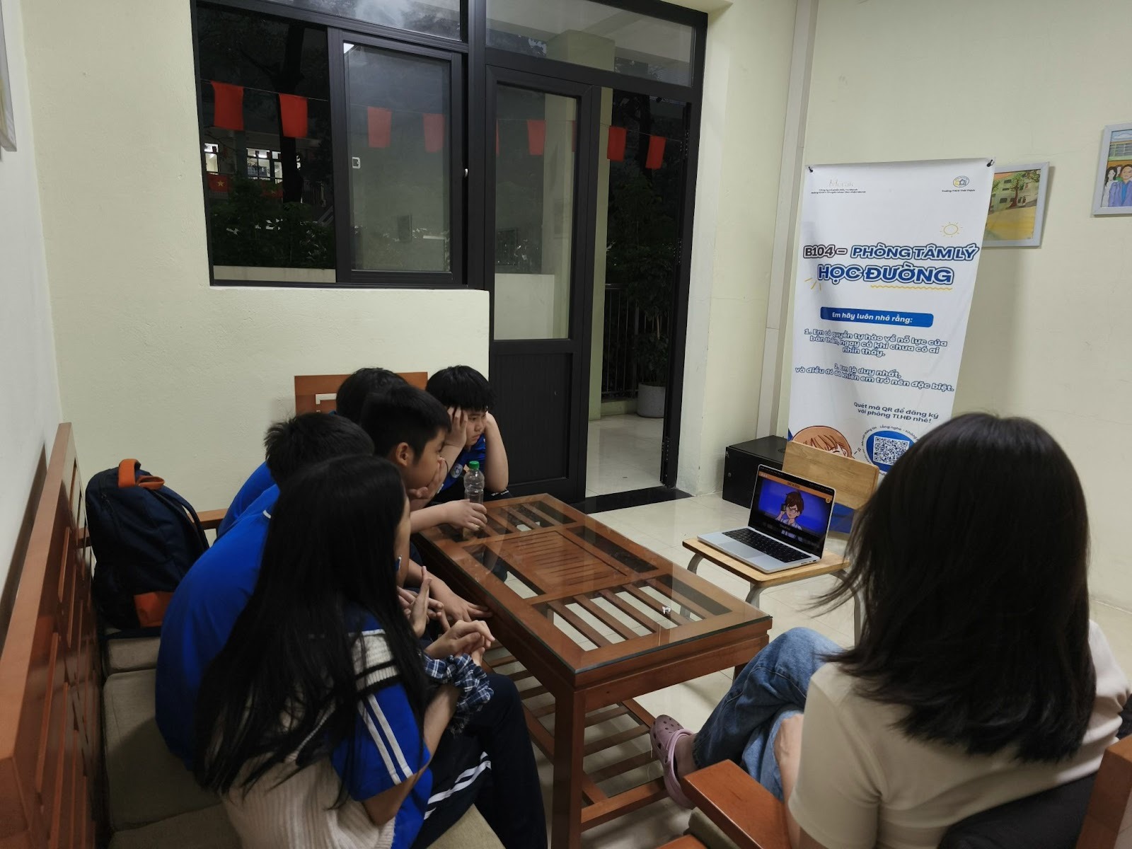 Tâm lý học đường: Khoảng trống giữa chủ trương và năng lực thực thi- Ảnh 2. Tâm lý học đường: Khoảng trống giữa chủ trương và năng lực thực thi- Ảnh 2.