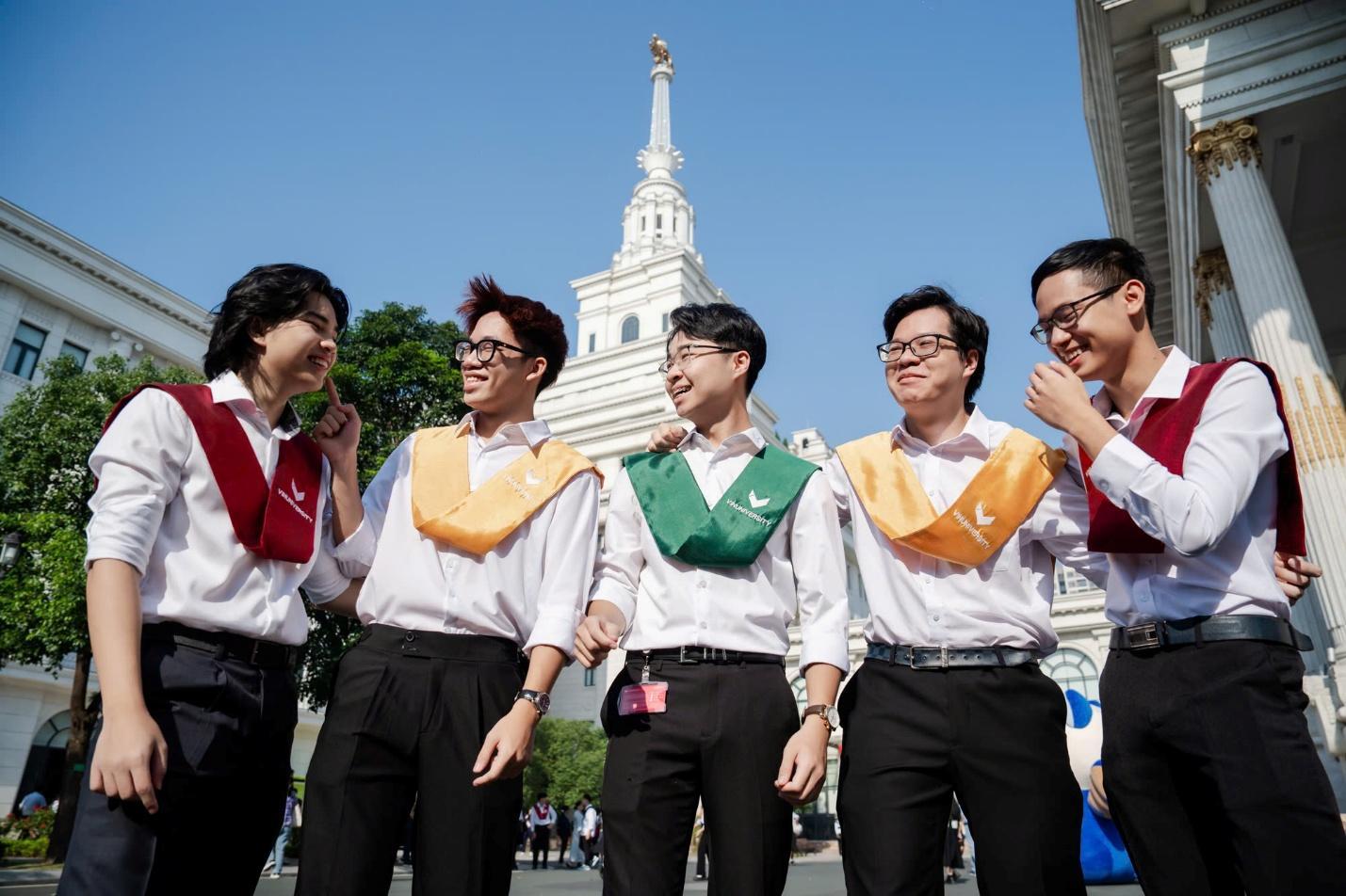 VinUni tăng tốc thu hút nhân tài - Chuyển dịch lên mô hình đại học nghiên cứu- Ảnh 1. VinUni tăng tốc thu hút nhân tài - Chuyển dịch lên mô hình đại học nghiên cứu- Ảnh 1.