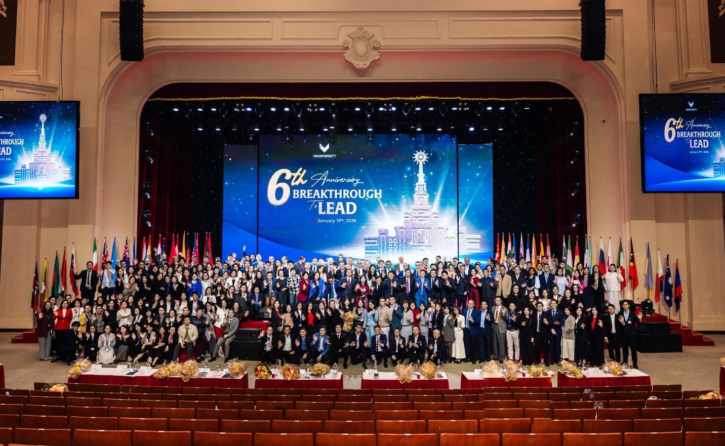 VinUni tăng tốc thu hút nhân tài - Chuyển dịch lên mô hình đại học nghiên cứu- Ảnh 3. VinUni tăng tốc thu hút nhân tài - Chuyển dịch lên mô hình đại học nghiên cứu- Ảnh 3.