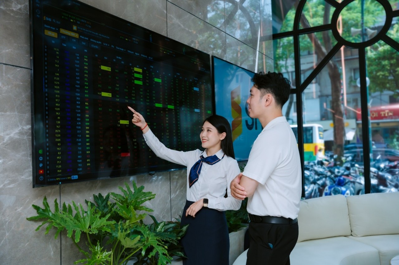 SHS vượt 21% kế hoạch lợi nhuận năm 2025, từng bước định hình mô hình tăng trưởng dựa trên “Service Branding” SHS vượt 21% kế hoạch lợi nhuận năm 2025, từng bước định hình mô hình tăng trưởng dựa trên “Service Branding”