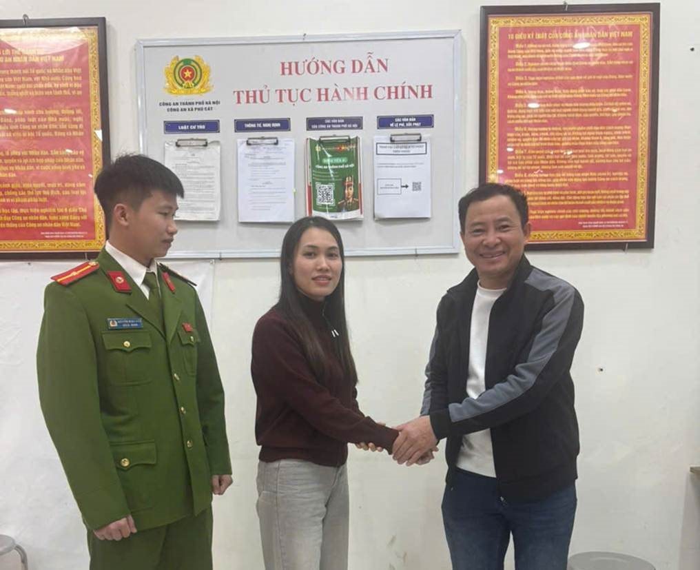 Nhận 2 tỷ đồng nhưng không có nội dung chuyển khoản: Công an điều tra người phụ nữ ở Hà Nội - Ảnh 3.